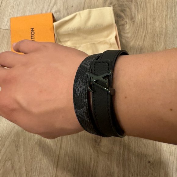 100% Authentic Louis Vuitton LV INITIALES 14MM REVERSIBLE BRACELET - Picture 6 of 6